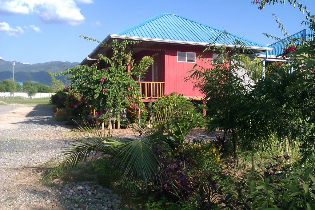 Motel Album Nyaung Shwe Extérieur photo