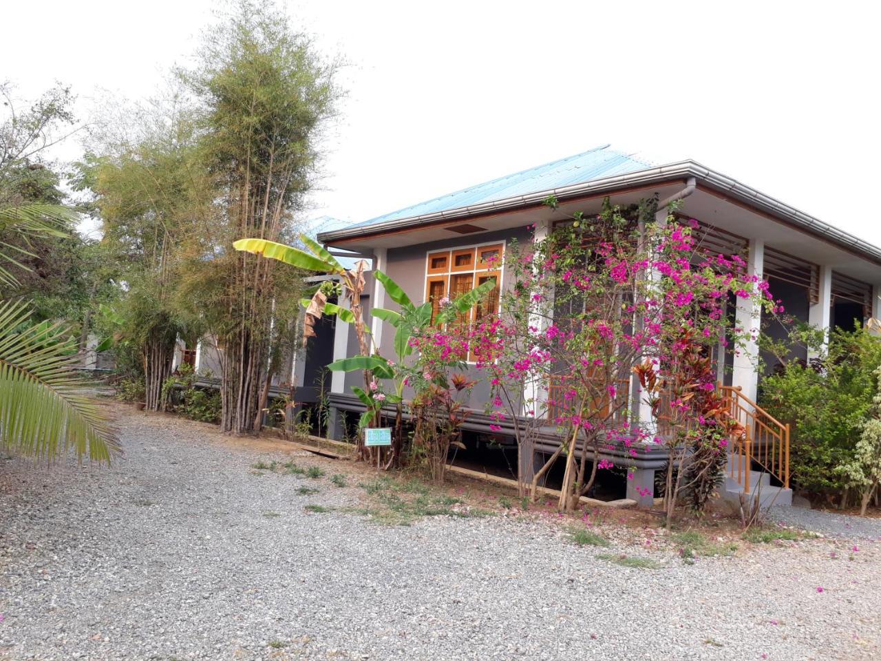 Motel Album Nyaung Shwe Extérieur photo